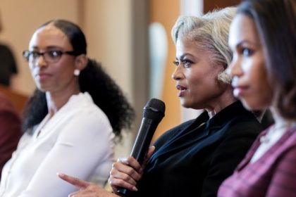 Por que o evento sobre participação política feminina impulsiona mudanças sociais profundas