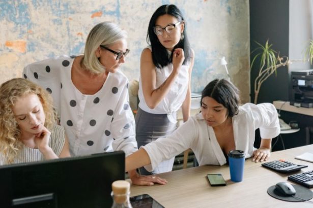 Mulheres no mercado de tecnologia: avanços, desafios e oportunidades para transformar o setor