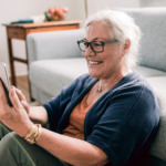 Mãe Borboleta e tecnologia: como uma startup está transformando a rotina e a saúde emocional das mulheres