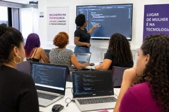 Mulheres na Inteligência Artificial: formação em IA abre portas para uma nova geração de profissionais no Brasil