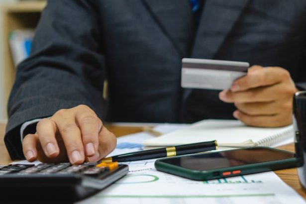 Reforma tributária entra em nova fase e mobiliza empresas: o que gestores precisam fazer para se preparar em 2026