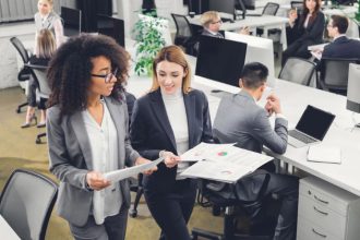 Inteligência artificial nas empresas brasileiras acelera em 2026: o que a nova fase da tecnologia significa para gestores e empresários