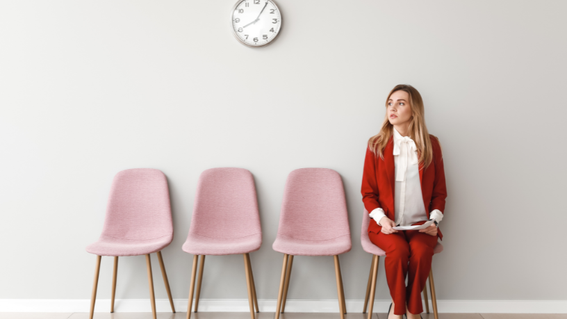 Emprego feminino cresce 11%, mas diferença salarial entre homens e mulheres segue praticamente igual